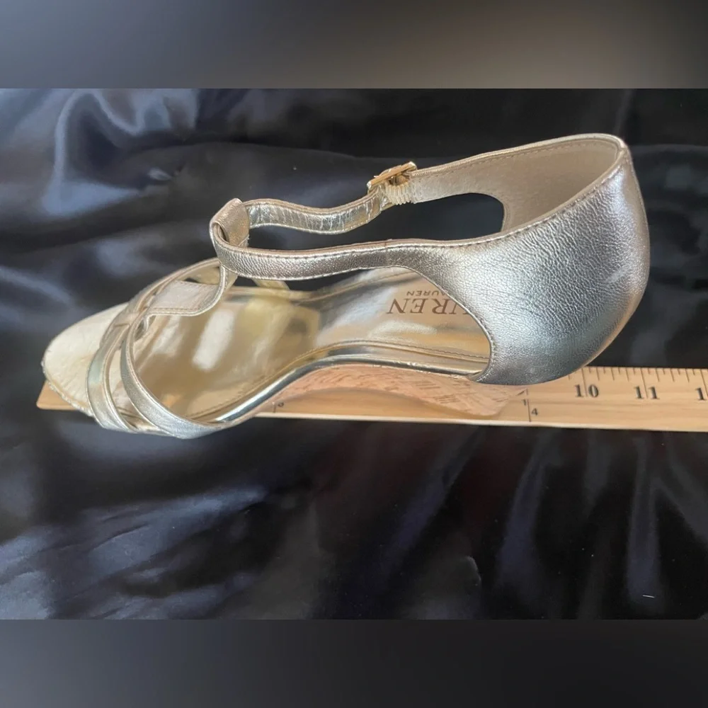 LAUREN RALPH LAUREN STRAPPY WEDGE METALLIC SANDALS SIZE 8.5 ANKLE BUCKLE CLOSURE